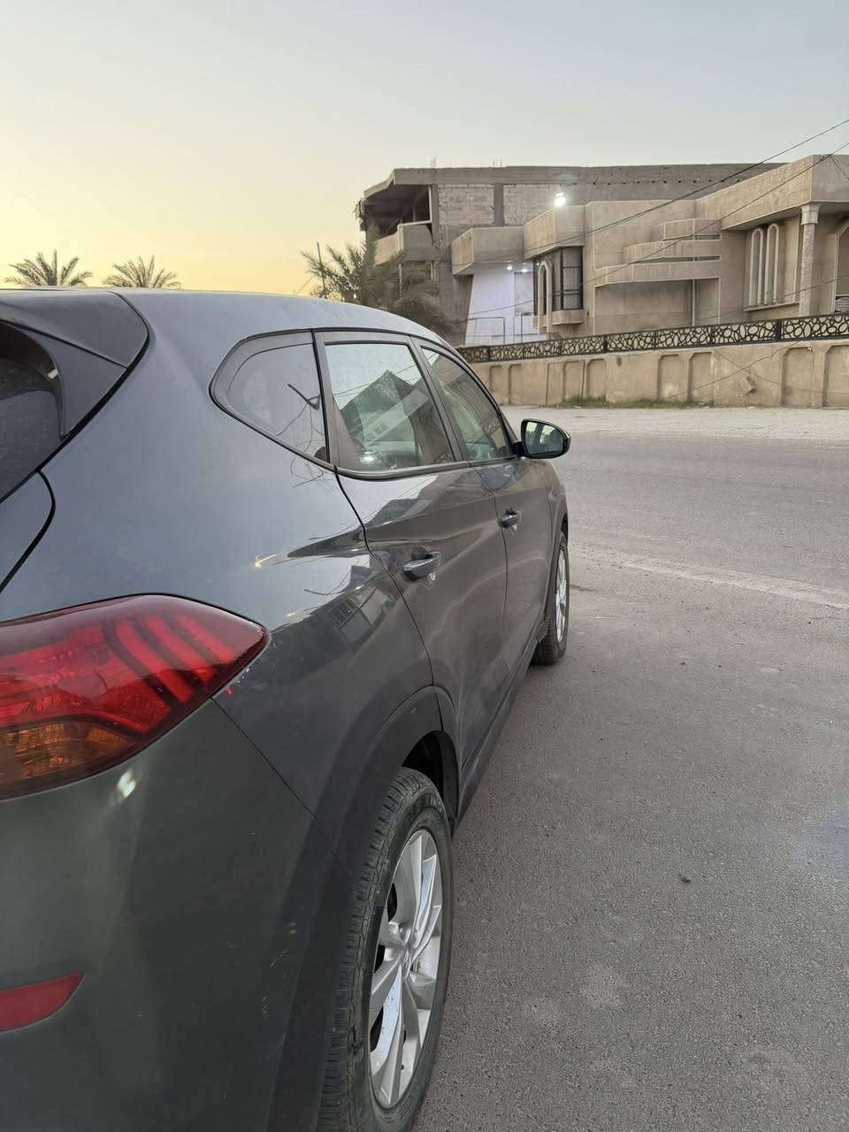 هونداي توسان 2019
سلام عليكم 
توسان ٢٠١٩ للبيع فقط
وارد امريكي رقم الشاصي موجود بلصور والسونار ايضاً
حادث السياره حادث خلفي
فقط الصندوگ صبغ 
مواصفات السياره نص فول
AWD
شاشه ابل كاربلي واندرويد اوتو بلاد
شاشة اعطال
حساس اطارات
رادار امامي
تحديد مسار 
تحذير من التصادم الامامي
كامره خلفيه
اوتو هولد وهند بريك دگمه
نزول منحدرات
6 ايرباگ
السياره كلش جديده وماشيه ٤٣ الف ميل حقيقي تقريباً ٦٠ الف كيلو متر
والسياره رقم سليمانيه الجديد هزه وفحص مروري جديد لشهر ال٧ ٢٠٢٦
تحويل او وكاله بنفس اليوم
سعر السياره ١٧،٢٠٠$ وبيها مجال

السياره مكانها بغداد غزاليه او منصور 
ممتواجد علفيس للتواصل 
***********
