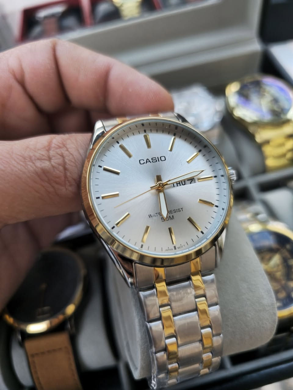 ساعة فعلا راقية ماركة كاسيو CASIO اليابانيه بالكامل تجميع الصين الساعه اصليه ستل ستيل ضد الصدأ لون ثابت تأريخ شهري ويومي ضد الماء جمال واناقة وفخامة 
العنوان الحمزه الشرقي قرب سوق النسوان مقابل مكي العياشي للأقمشة محل حيدر شرارة #متوفر_أيضا #فضيات_خواتم_احجار_كريمه_اصليه #سبح_اصليه 
#احذية_رياضيه_دريسات للاستفسار اكثر *********** 
*********** زورونا وبخدمتكم 
@إشارة
