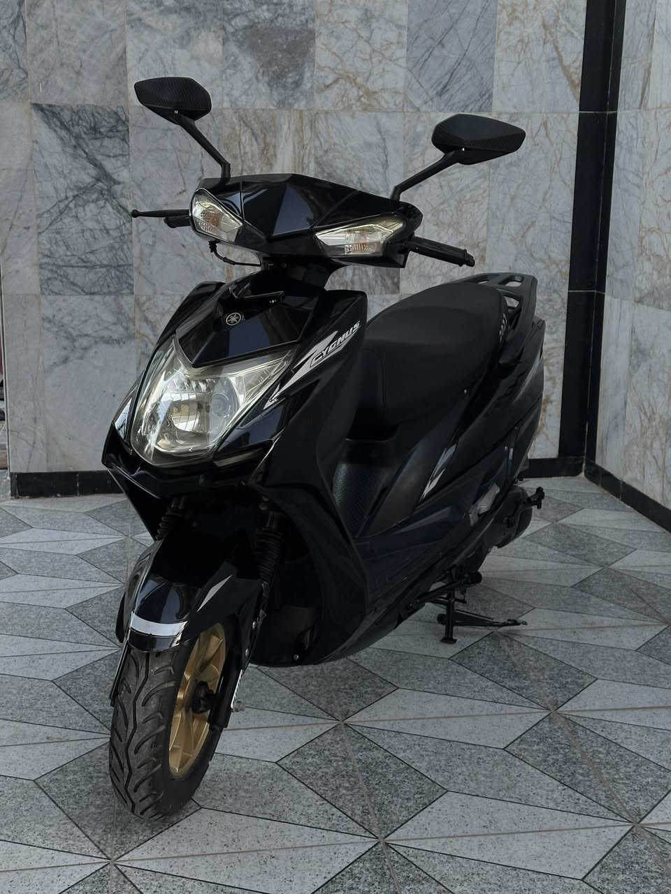 السلام عليكم من رخصة الآدمن سكنس صيني فحل ماشيه ٢٧٠٠ مال بيت جاهزه من كلشي كير مكينه عالشركه اوراق اصوليه مكمركه السعر ٩٠٠ وبيها مجال *********** اتصل وتدلل مكانها كربلاء
