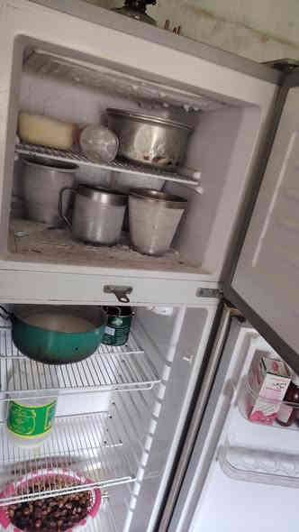 ثلاجات للبيع شغلات وجهزات 
السعر 400 بيهن مجال حك الجيه 
***********
***********
