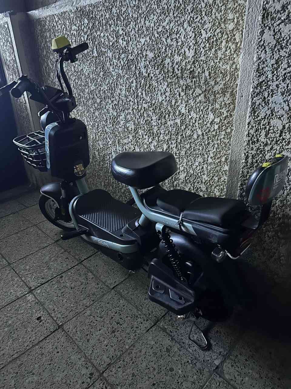 سلام عليكم دراجه شحنه الريان حجم 14 العدد مال بطاريات 4 بيهه نضام P مكاني بغداد جديده سعر 200 وبيهه مجال


**إذا كنت صاحب هذا الإعلان وتريد حذفه لأي سبب، رجاءا أرسل رسالة إلى الدعم الفني**