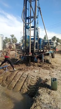 حفارت  ابار البيع سياره فالفو جاهزه كبل الشغل وياه عده 36متر الكلي 6مت...