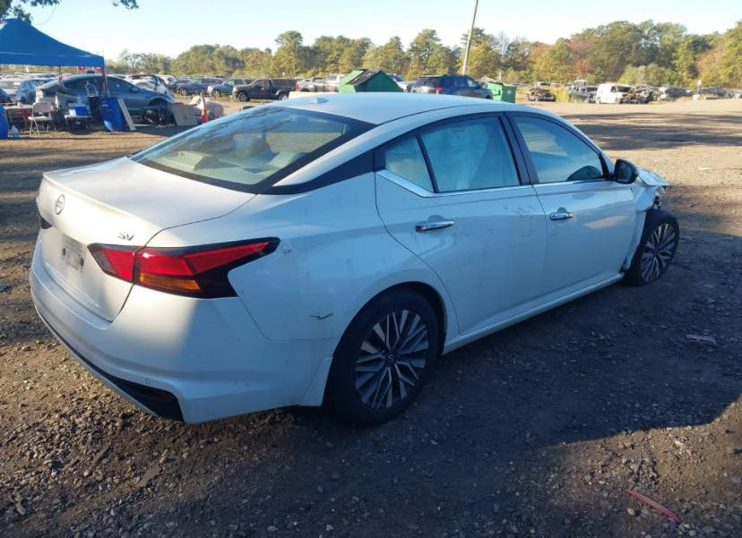 نيسان ئاڵتیما 2024 sv
بجم والخلف كبس بدون دواخل 
داخل كريمي ماشية 20 الف 
جاملغ و ربع من بونيد صبغ بدون دواخل حادثه خفيف و  من جانب 
مدة الوصول 12 يوم 
بدون رقم دخول من اقليم
صور الحادث موجود 
للحجز *********** واتساب
