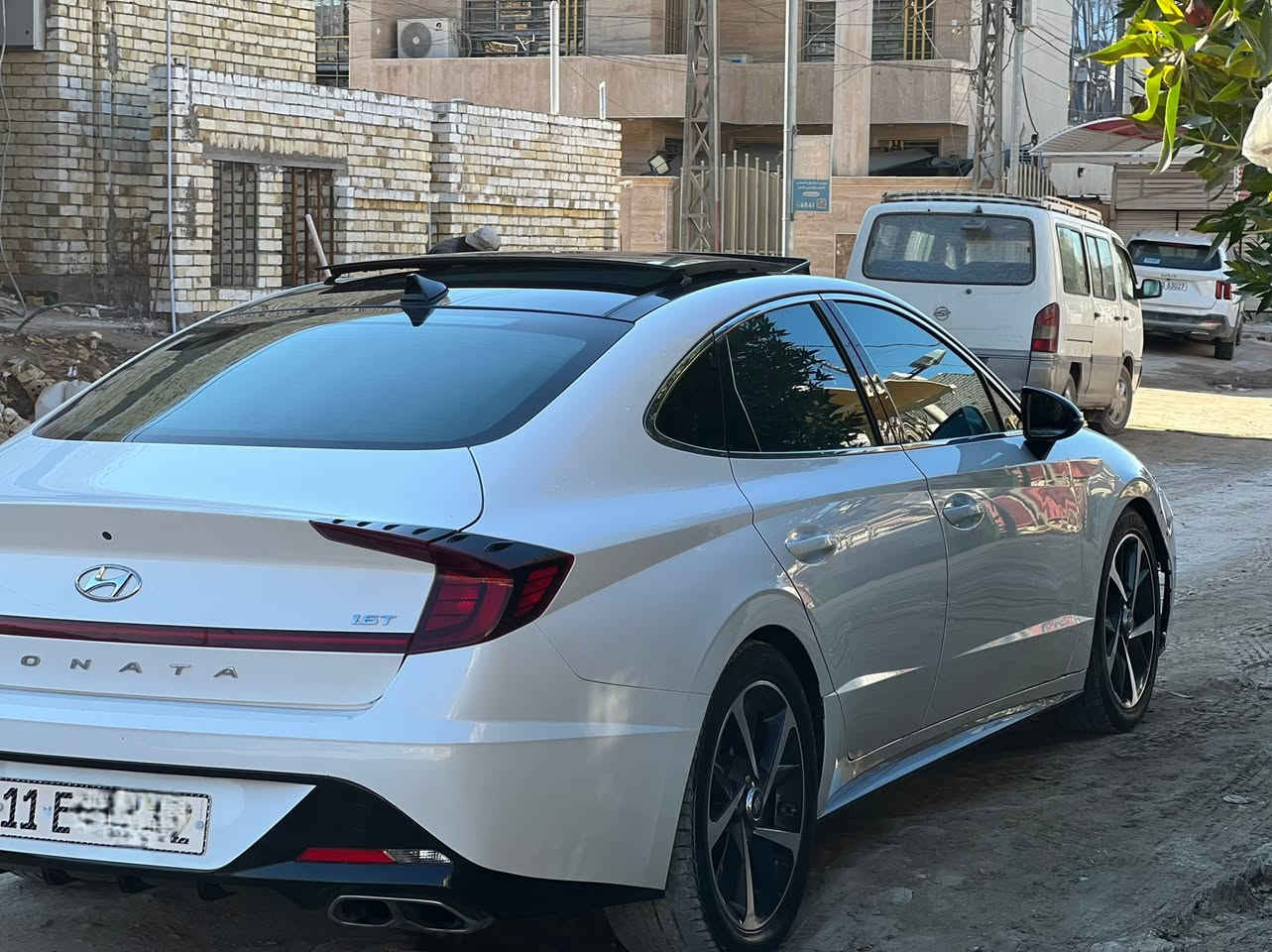 للبيع سوناتا 2022 امريكي مكفوله من الصبغ فقط جاملغ وبنيد مبدلات بلادي باقي مكفول كير مكينه مكفول  رقم بغداد باسمي سياره فول موصفات بنروما ويل كروم حساسات كامره خلفيه بصمه تشغيل عن بعد باقي موصفات معروفه فول للخير سعرها 172 وبيها مجال 
***********
