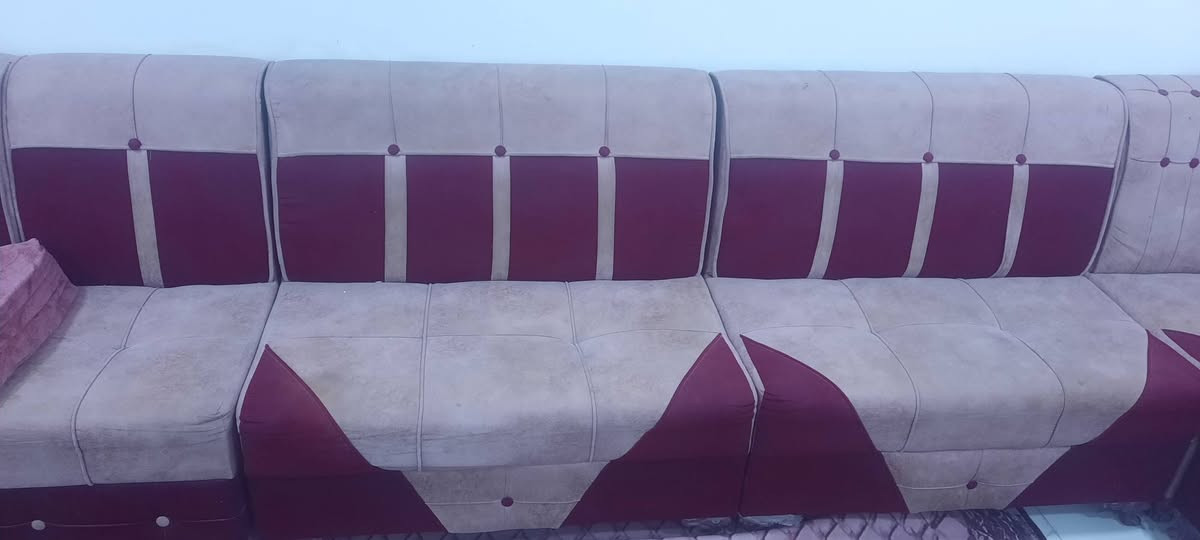 ديوان للبيع 9 قطع نظيف وتنور كهربائي مستعمل قليل الشراي يتصل ***********
