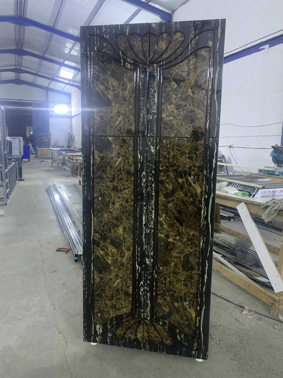 معمل mdf متكامل للبيع 
كتر تركي ٢٨٠٠ 

لاسقة ٣ مراحل 

فاكيوم شفط غبار 
ثاقبة نرمايد 
عدة متكاملة 
مولد صغير ثري فيز يشغل معمل كامل 

ابواب hdf كناتير قياس ١٥٠*٤٥ و قياس ٦٠*٤٥ عدد الالف كنتور يعني ٤ الالف باب 

الكنتور يكلفني ٢٠ الالف و ينباع ١٠٠ الالف جملة يعني بس فلوس الابواب يسدن معمل وزايد هواي  

كتر يلمز 
تسكاوات عدد ٥ 
ميوزة كوارتز و عدة متاكملة من كوسرات كص وشلف 

ادوات و ثاقبات عمل شبابيك سلايت و G60 و g75 كاملة 

كافة اعمال الالمنيوم من كاونترات و شبابيك وابواب عدتهن متوفرة 

للبيع مستعجل عل بيعة قيم ونتفاهم 

يرهم مقدمة ول باقي قسط 

***********
