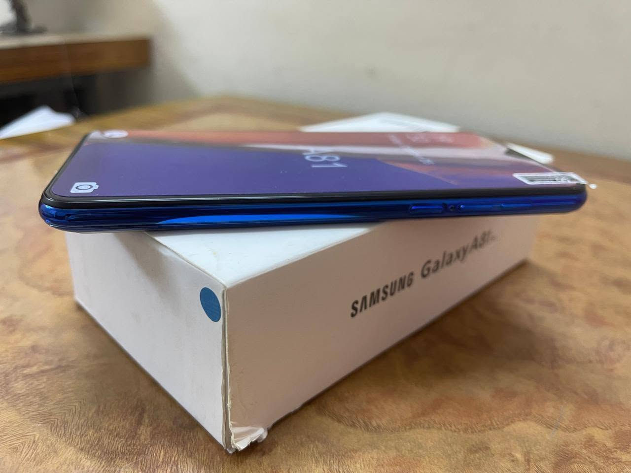 السلام عليكم
Samsung a81 5G

جديد ما مستخدم بالجيس

ذاكرة 128

يدعم انترنت 5G

كاميرا ثلاثية

بطارية 4000 مللي امبير

مساحة تخزين قابلة للتوسيع
مع ملحقات كامل تتكون من:
. كفر شفاف
. لصقة شاشة
. شاحنة تلفون اصلية
. واير شحن
. دبوس سيمكارت

السعر 120 وبي مجال

متوفر توصيل

للتواصل ***********

