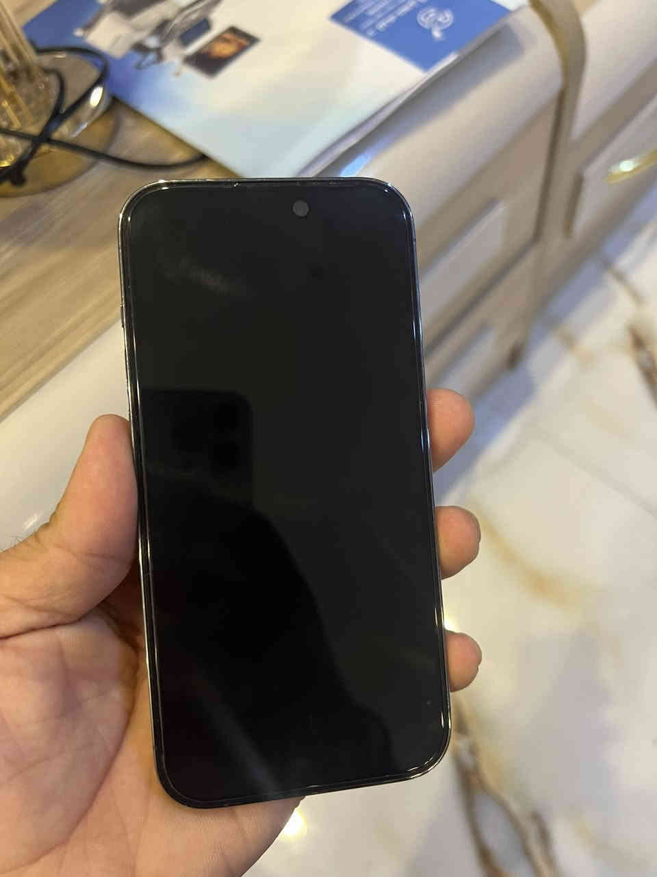 14 برو فقط 
ذاكره 256 
بطاريه 86 
شريحه الكترونيه 
مكفول من كلشي 
السعر 675 وبي مجال قليل 
مكاني بغداد المشتل 
***********
