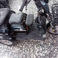 دراجه معوقين اربع بطاريات عل فحص نضيفه وجاهزه سعرها375وبيها مجال مكاني...