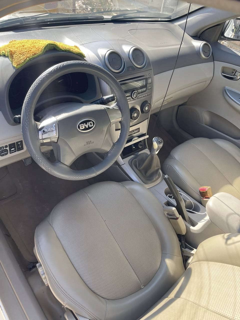 سلام عليكم بي وادي موديل ١٣مكفوله كفاله ماعده خيسات دوس وهلال بس مكينه جديد حداديه جديده تخم تاير جديد تبريد ثلج السياره ستلام شركه بسمنه مدور ثاني يوم سنويه صاقطه رقم قادسيه السعر٦٢ مجال للستفسار اتصل ع رقم ***********
