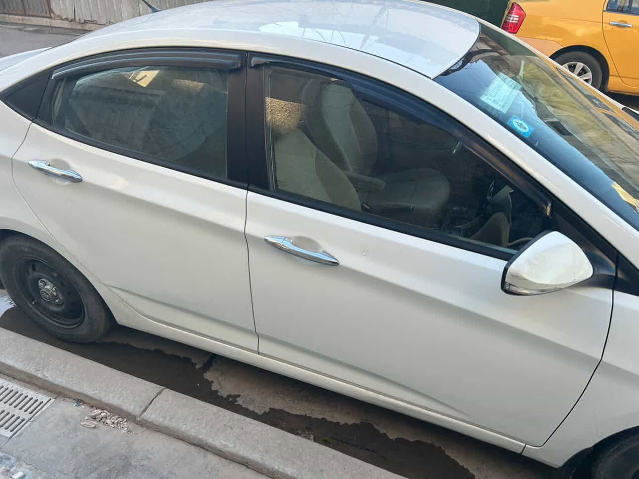 اكسنت خليجي محرك ١٦٠٠ 
قطعه وحده صبغ
***********
