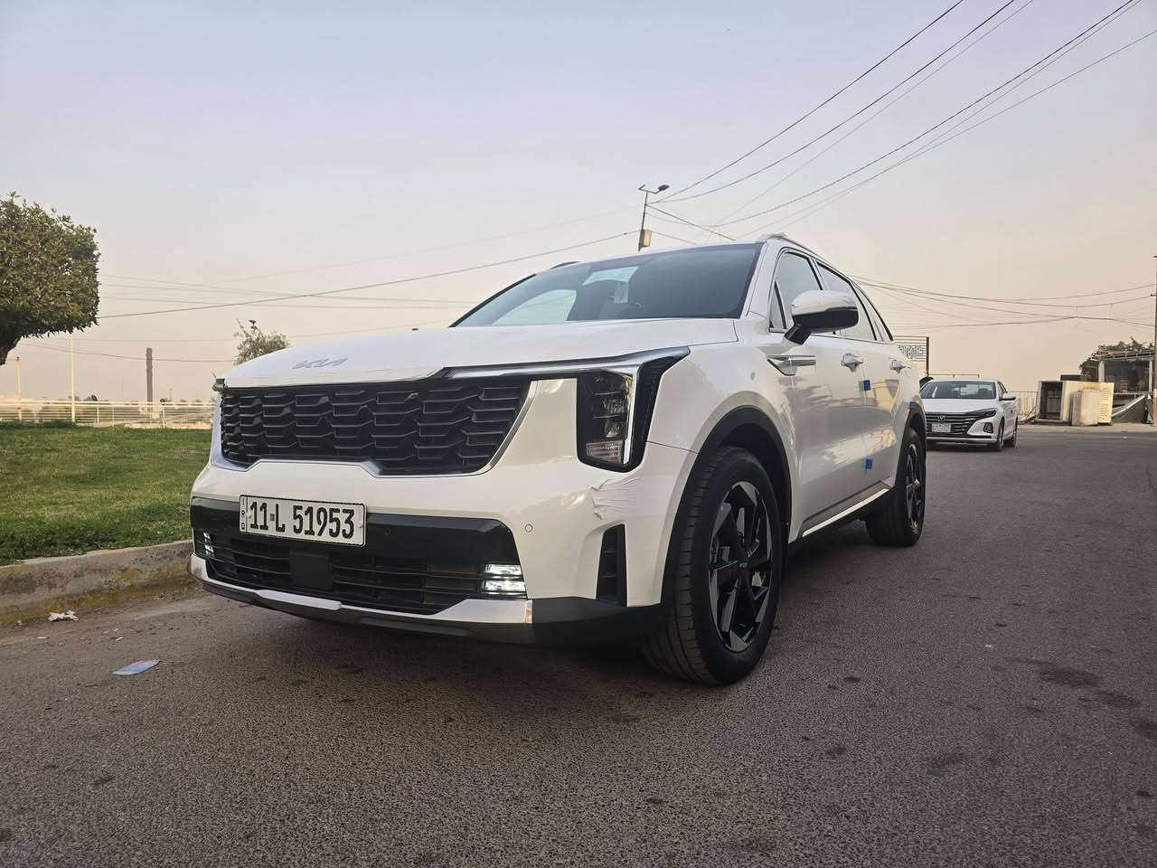 لسلام عليكم كيا سورنتو موديل 2024 خليجي محرك 6 سلندر 3500 ضمان شركة  خمس سنوات او مية الف كيلو السياره  بيه كارت كلش بصيط  واني ناشر التفاصيل بل فيديو ونته شوف الفيديو وتصل 

السياره على وضعيه الشركه والسياره ماشيه ١٥ يعني زيرو
استخدام نظيف جداً والسياره 
مواصفات السياره :
بصمة تشغيل عن بعد شاحن واير ليس 
كشنات كهرباء سبعه راكب تبريد ثلاث قطع كشنات الخلفيه كهربائي
جنطه كهرباء سايد بريك بصمة ثلاث تحكمات أنظمة قياده كير موس شفتات ستيرن بردات حساس خلفي امامي مري شفط لايت لد وبك لايت لد 
والمكان بغداد الرحمانيه الجعيفر 
والسعر 295
وهذا رقمي ابو شاهين ‭***********
