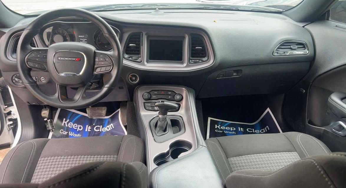 السلام عليكم شباب بيع & مراوس
جالنجر موديل 2023 بدون رقم ممفيس بسمي 

حادث جاملغ امامي ايمن + البنيد 

شاصي سليم ، لغد بي تعديل شي بسيط

 ماشيه 3 ميل سيارة جديدة وحلوة واحلى من الصور  

مواصفات SXT . سعرها ب 165 ورقه 

مع المجال ***********  وبي واتساب 

((مواصفات السيارة ))

1- محرك 3600 / 6 سلندر 
2-بصمة تشغيل
3-تشغيل عن بعد
4-كامرا 
5-شاشه 
6-تحكمات استيرن
