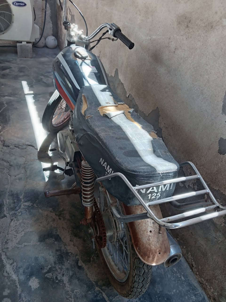 دراجه للبيع نامه شغاله ما مفتوحه مكينه جديده دراجه نضيفه الله شاهد بس متروكه بس شغاله كلشي ما ناقصه مكاني بصره زبير سعره 250 بيه مجال رقمي***********
