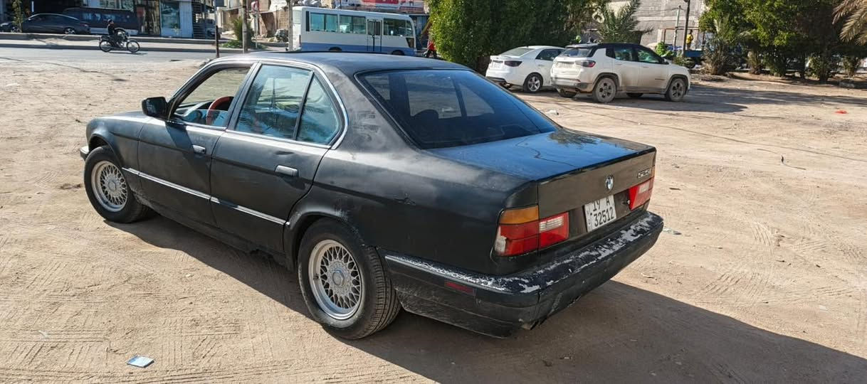 السلام عليكم بي إم دبليو للبيع الموديل 1991 السياره خير من الله تخم تاير جديد السياره سته سلندر مفتوح السياره رقم إنكليزي كربلاء الجديد السعر كلش مناسب مستعجل على البيع الرقم الاستفسار هاذه الرقم ***********
