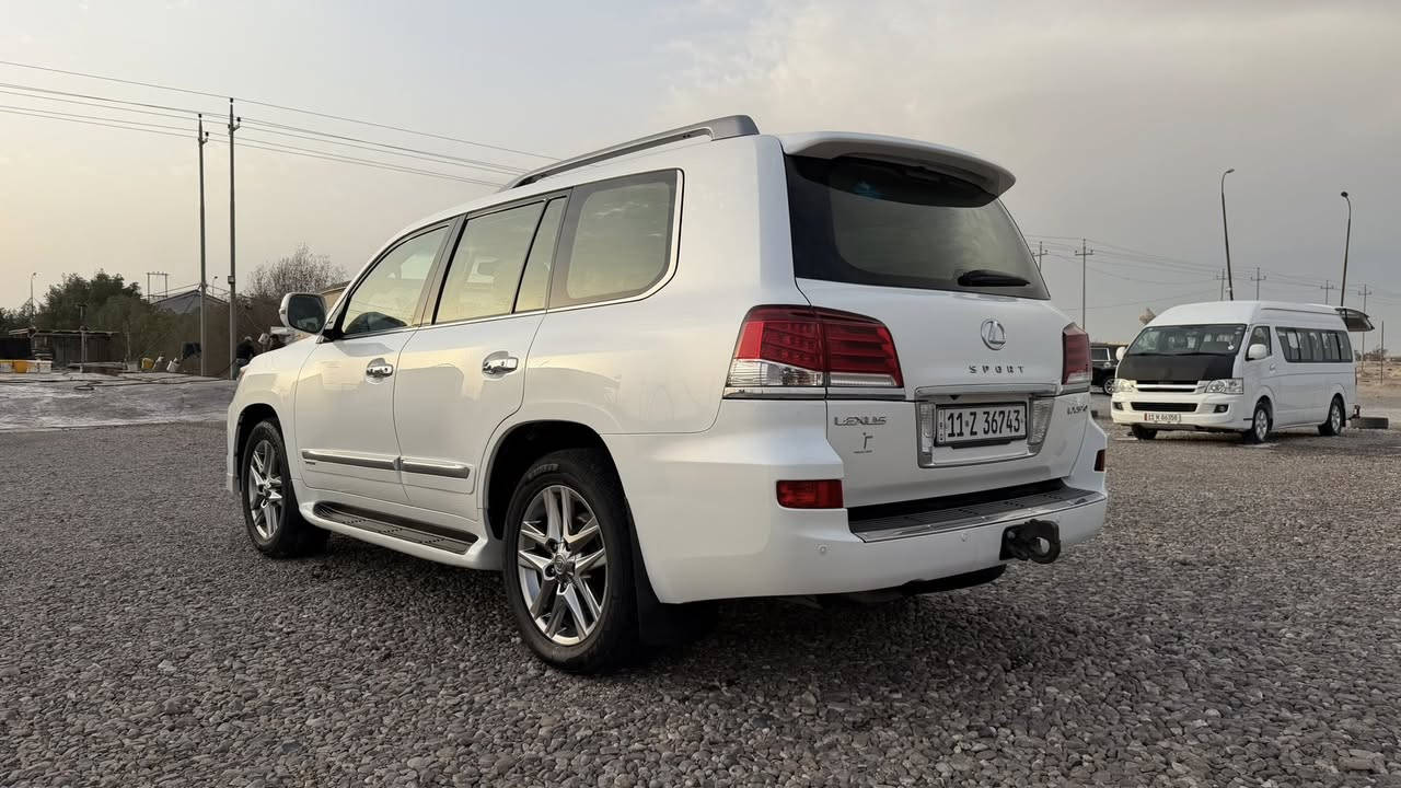 لكزس خليجي 2013
سبورت كفاله عامه حتى الدعاميات
بيها طلقه بالقماره  ( فقط )
فول موصفات
خمس بصمات
محرك 5.7
جكات
دواخل جلد بيجي
تدفئه وتبريد بالمقاعد 
مقاعد خزن
رادار
تثبيت سرعه تفاعلي
تبريد اربع قطع
شاشات خلفيه
الباب الخلفي كهربائي 
اربع كاميرات 
حساسات اماميه خلفيه

ماشيه 104,000 كم حقيقي

رقم بغداد باسمي
تحويل مباشر

السعر 42,000 $

يعني اربع دفاتر و عشرين ورقه

مكان السياره البصره / الزبير
***********
