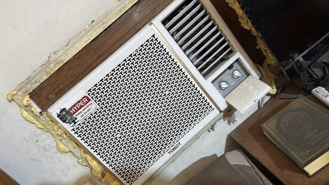 المكيف ب 150 البايسكل ب 100 جهاز الجري ب 150 التخم ب 150 البلازمه ب 50 ميز التلفزيون ب100 للاتصال ***********
