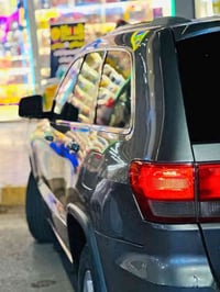 جيب لاريدوللبيع المديل 2012بيهه 3قطع صبغ السعر 145وبيها مجال مكان السي...