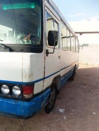 كوستر للبيع موديل 84  مكينه مابي لا صرف ولا نفخ  دساسكات  تايرات نص عم...