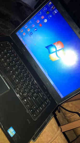 لابتوب ديل ججم 15 
ذاكره ٣٢٠ وهارد داخلي ثاني ٥٠٠ 
ما بيها اي نقص وكامله ملحقات وشاحنه وبيها درايفر وكاونتر وبيها كامره ومال قرص هم ونضيفه هم 
السعر ١٥٠ وبيها مجال 
المكان بغداد الدوره 
***********
