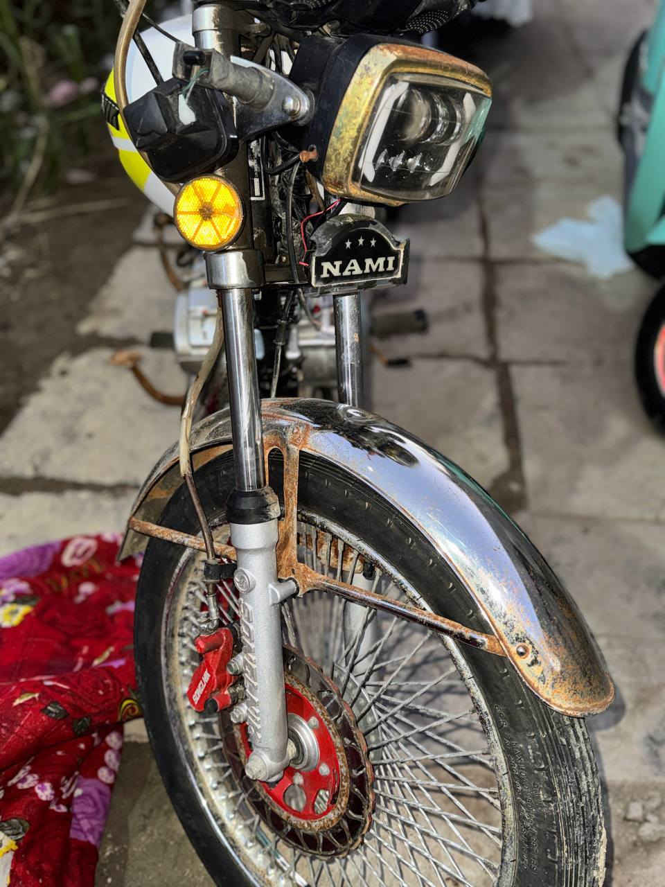 السلام عليكم
الدراجه للبيع اوراق سكنر امانة الله مامفتوح شي بيهه ابد  ***********
