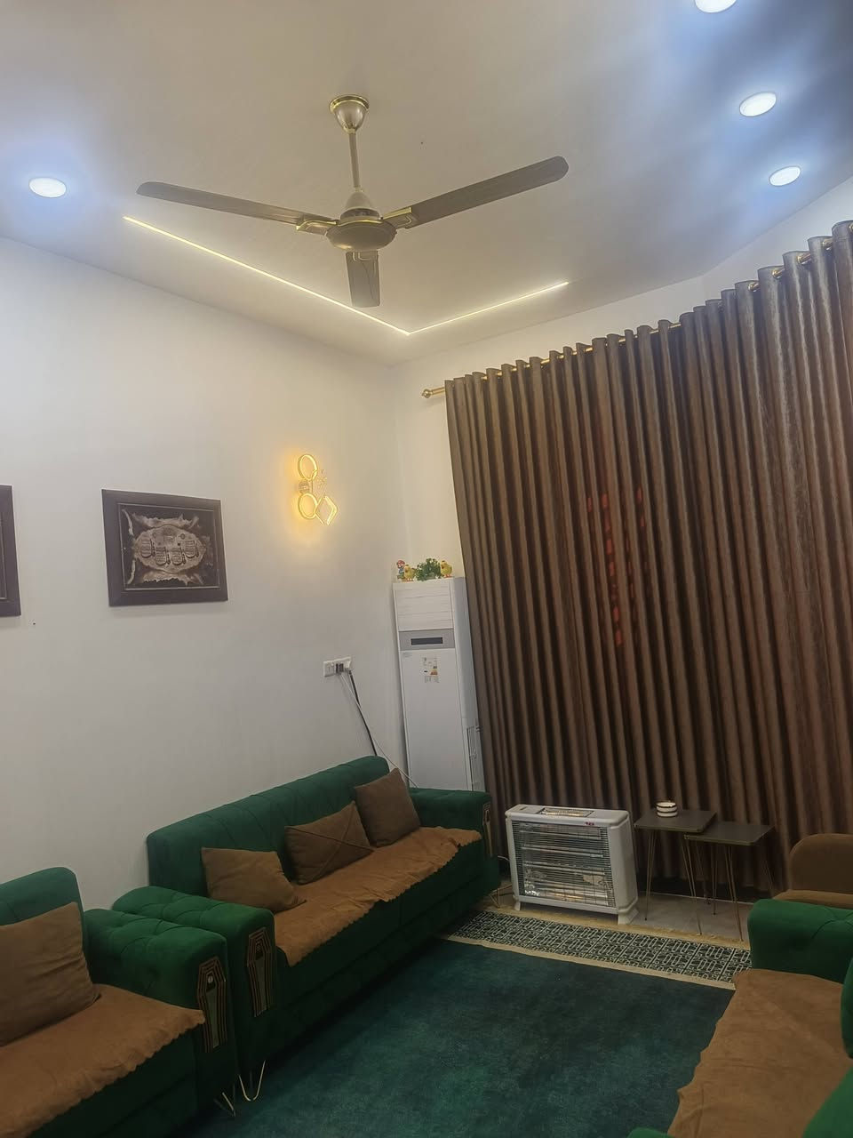 دار للبيع طابو صرف المساحه 100 م حي الموضفين مقابل حي الصحفيين الاستفسار الاتصال ***********
