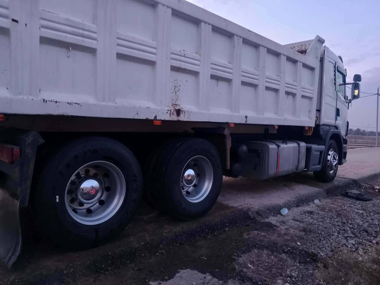 بومه للبيع موديل 2000 رقم قادسيه سنويه جديده شرط التحويل مكينه 530 كير كوبره تخم تأير ويل كروم سياره خير من الله جاهزه للشغل مكان السياره بابل حله السعر 230 أو بيه مجال الشراي +***********
