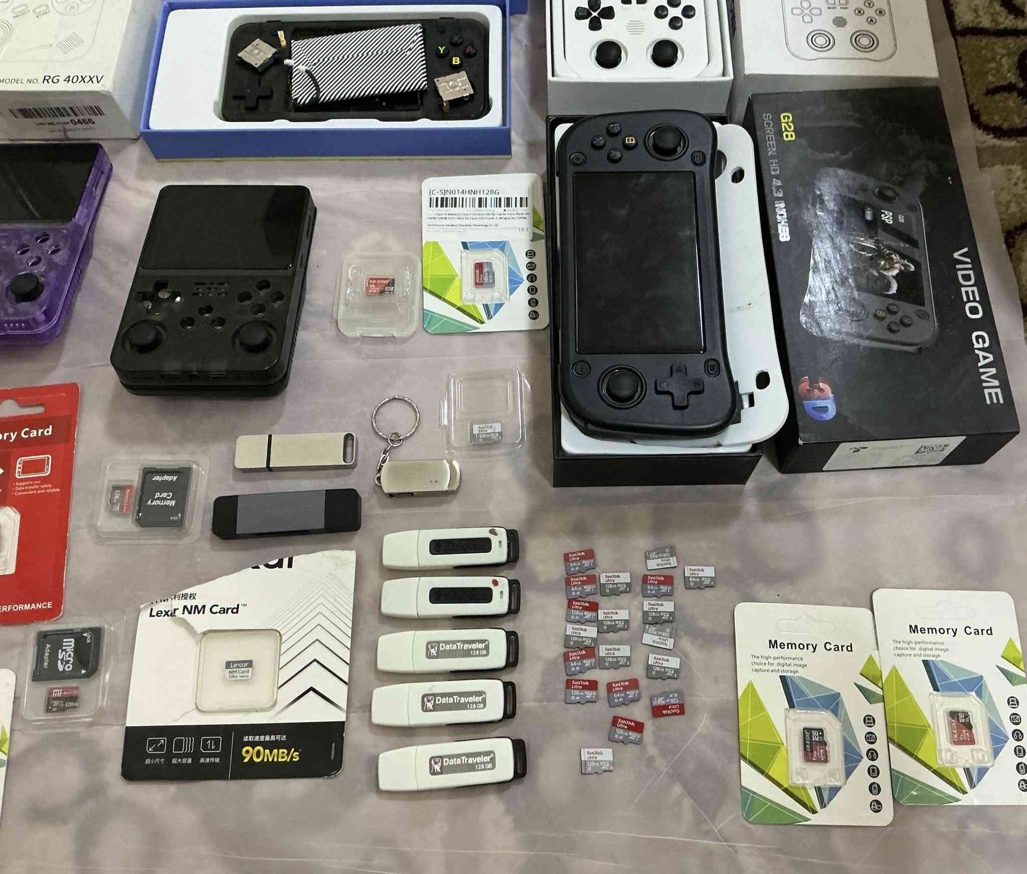 سلام عليكم اخوان شلعه تفيد اهل الصيانه  اقرا المنشور زين  بيهن ١٢ جهاز العاب محمول غير شغالات اكو بيهن نقص بطاريه واكو غير شغلات واكو بيهن شاشه محتركة وياهن رامات بيهن تقريبا ٣٥ رام اغلبيتهن ١٢٨ واكو رام ٢ تيرا واكو واحد تيرا بيهن ميشتغلن وبيهن سرعتهن بطيىئه وفلاش رام نفس الحاله انطيني بيهن سعر زين وبالعافيه اخوان بس الشراي يدخل رجاءا واسف للاطاله


**إذا كنت صاحب هذا الإعلان وتريد حذفه لأي سبب، رجاءا أرسل رسالة إلى الدعم الفني**