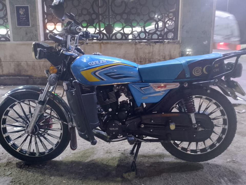 سلام عليكم ورحمة من رخصت الادمن دراجه  البيع موديل 2025 مكينهاا مكفواله ماممدود عليهاا سبانها كلشي شغال بيهاا اي نقص ماكو شلعه ومعدل ومكينهاا 200سيسي صاروخ مكان بغداد قريب عله شعب السعر 800وبيها مجال بصيط لي تعجبه 
***********
