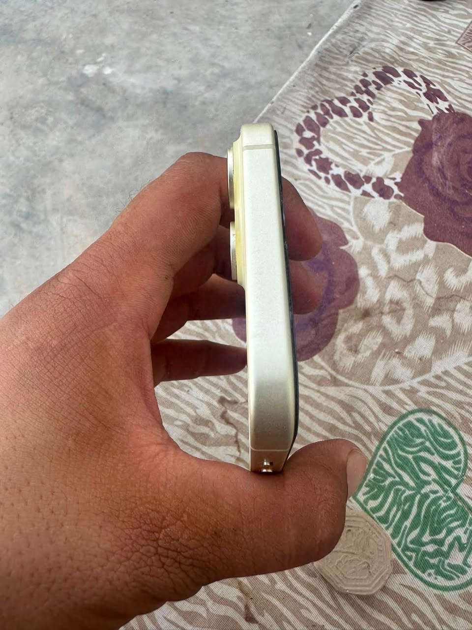 السلام عليكم
أيفون 15 بلس ذاكره 256 بطاريه 94 الجهاز على ايدي ماخذه جديد 
السعر 800 وًبيه مجال   مكاني بغداد للاستفسار ***********
***********
