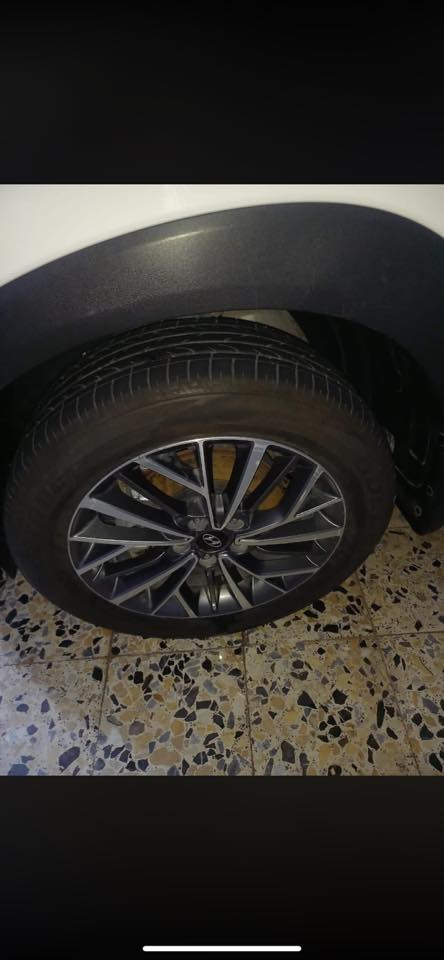 صلي على محمد وآل محمد
السلام عليكم 

اقرا التفاصيل كامل وراها تشلع عيوني 

١٩٠وبيها مجال قليل 

توكسان 2019 ماشيه 70  شرط فحص كمبيوتر والجرس 

خليجي فول فول عدا البانوراما 

رقم اربيل

تحويل وكاله حاضر 

ملاحظه 

السيارة مكفولا صبغ وتبديل وبأرد 

حته الدعاميات وبلاستكات 

مواصفات

كشنات كهربائيه مقعدين 

شاشه كبيرة 

تشغيل بصمة بيبان بصمة 

يدات نيكل مري شفط 

ترحيب مري عند فتح باب 

دبل دوسه شحن لاسلكي 

كارب بلاي 

3وضعيات قياده نورمل-ايكو-سبورت 

حجم محرك 2000

بگ لايت شمعه لد امامي 

اصلي 

تخم تاير جديد 

سبير وضع شركه مانازل 

كتلوكات الشركه والعده مامستعمل 

بصمتين مع السيارة 

باقي التفاصيل معروفه 

مكان السيآره بغداد المنصور 

***********
