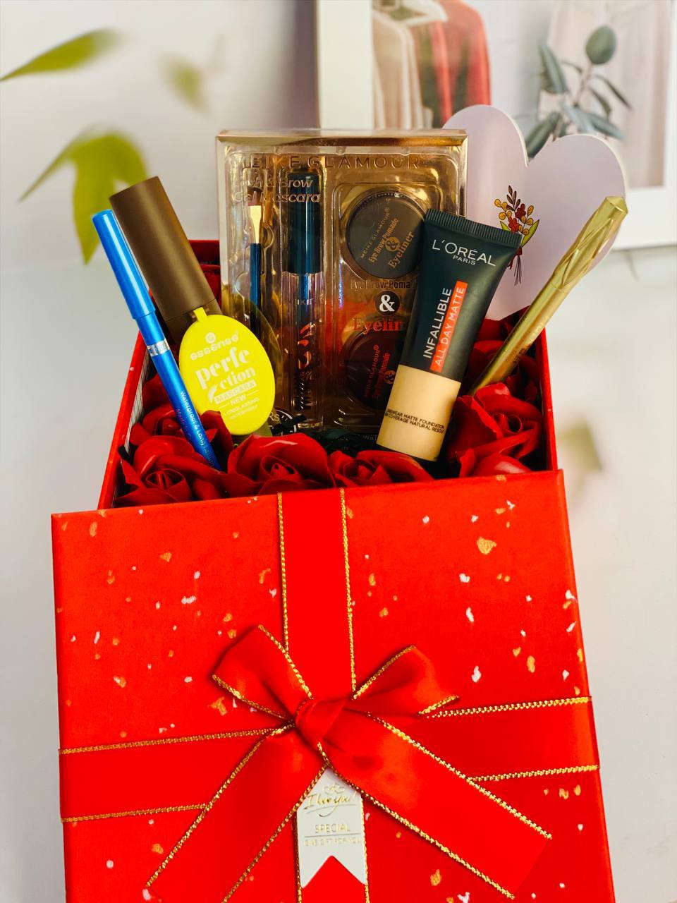 ✨ بوكس هدايا مكياج أحمر الفخم ✨
إذا تدورين هدية حلوة ومرتبة… هذا البوكس يجمع كل شي تحتاجه للبنات 💋🎁

محتويات البوكس:
💄 بكج الحواجب المتكامل
👁️ سيروم رموش
🖌️ فرشة حواجب
🤍 فونديشن
✏️ قلم حاجب
🖤 قلم كحل
✨ مسكارة للرموش
💌 كارت بي عبارة حلوة

🌹 بوكس أنيق باللون الأحمر مع كارت عبارة حتى توصلين إحساسج بطريقة مميزة
🎁 هدية مثالية للبنات بكل المناسبات
دللي حبيبتج / صديقتج / أختج بهدية راقية ومميزة ❤️

سعر البوكس 20 الف


**إذا كنت صاحب هذا الإعلان وتريد حذفه لأي سبب، رجاءا أرسل رسالة إلى الدعم الفني**