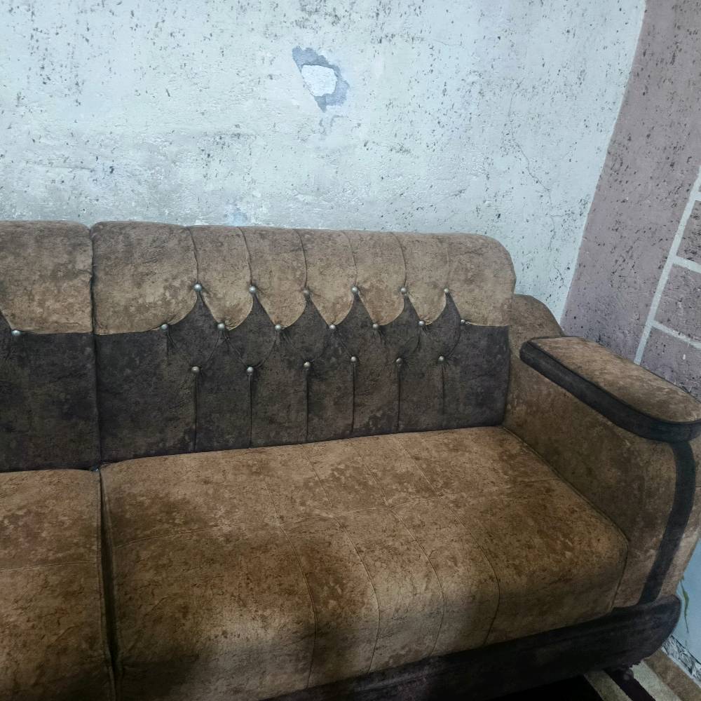 بغداد الحسينية الراشدية، بالنسبة للتخم مابي أي نقص أو عيب يتكون من ٦مقاعد كما موضح في الصور