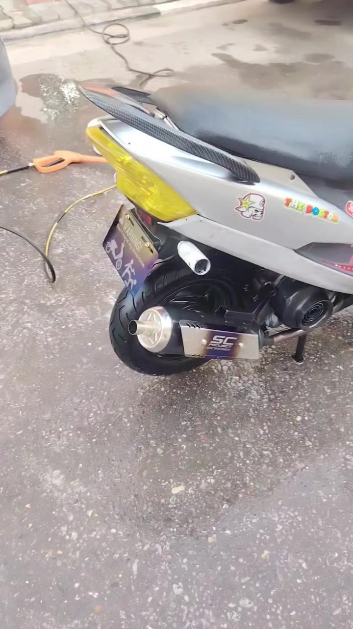 سلام عليكم ماكس منغولي للبيع او مرا س مكينه 49دراجه نضيفه عنوان كربلاء رقم موبايلي ***********
