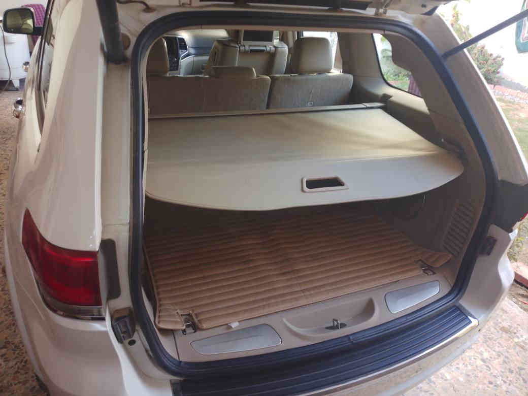 السلام عليكم
للبيع جيب اوفر لاند موديل ١٨
خليجي مكفول كفالة عامة
من الضربة والصبغ والتبديل
فقط رصعات ٢ خفيفة
رقم السيارة سليمانية 
اسكن بغداد البياع
رقم الهاتف ***********
السيارة معروضة ٢٩٠ وبيها مجال مال بيع
