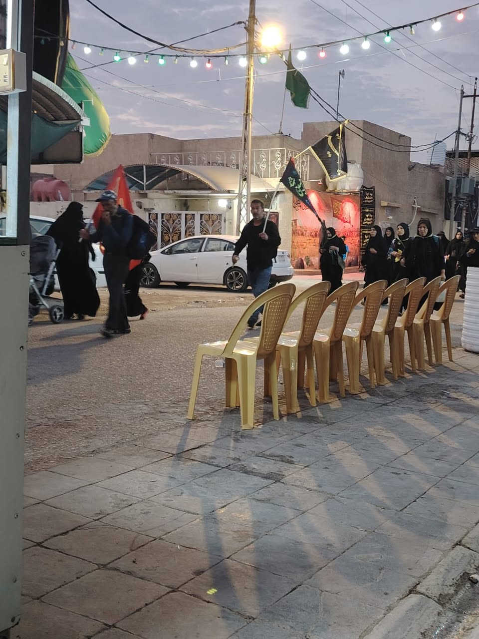 بيت طابقين المساحه 225 متر نصر بانزين خانه طريق الجنه طريق الزوار عمود 47 
يحتوي على 5 غرف نوم + صالتين + مطبخ +كلدور + ستقبال +حمام داخلي عدد 2+حمام خارجي +حديقه للستفسار اتصال بل ارقم ***********
***********
