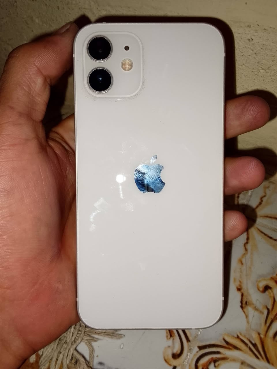 السلام عليكم ايفون ١٢عادي للبيع ذاكره ٦٤بطاريه ٧٨الجهاز نضيف والشاشه بيها كسر شوفت عينك بس ممأثره  جهاز ممفتوح فقط الفيس ايدي ميشتغل يعني بصمة الوجه مكاني حله مركز خاص مفتوح وهذا رقمي السعر ٢٢٥ ***********
