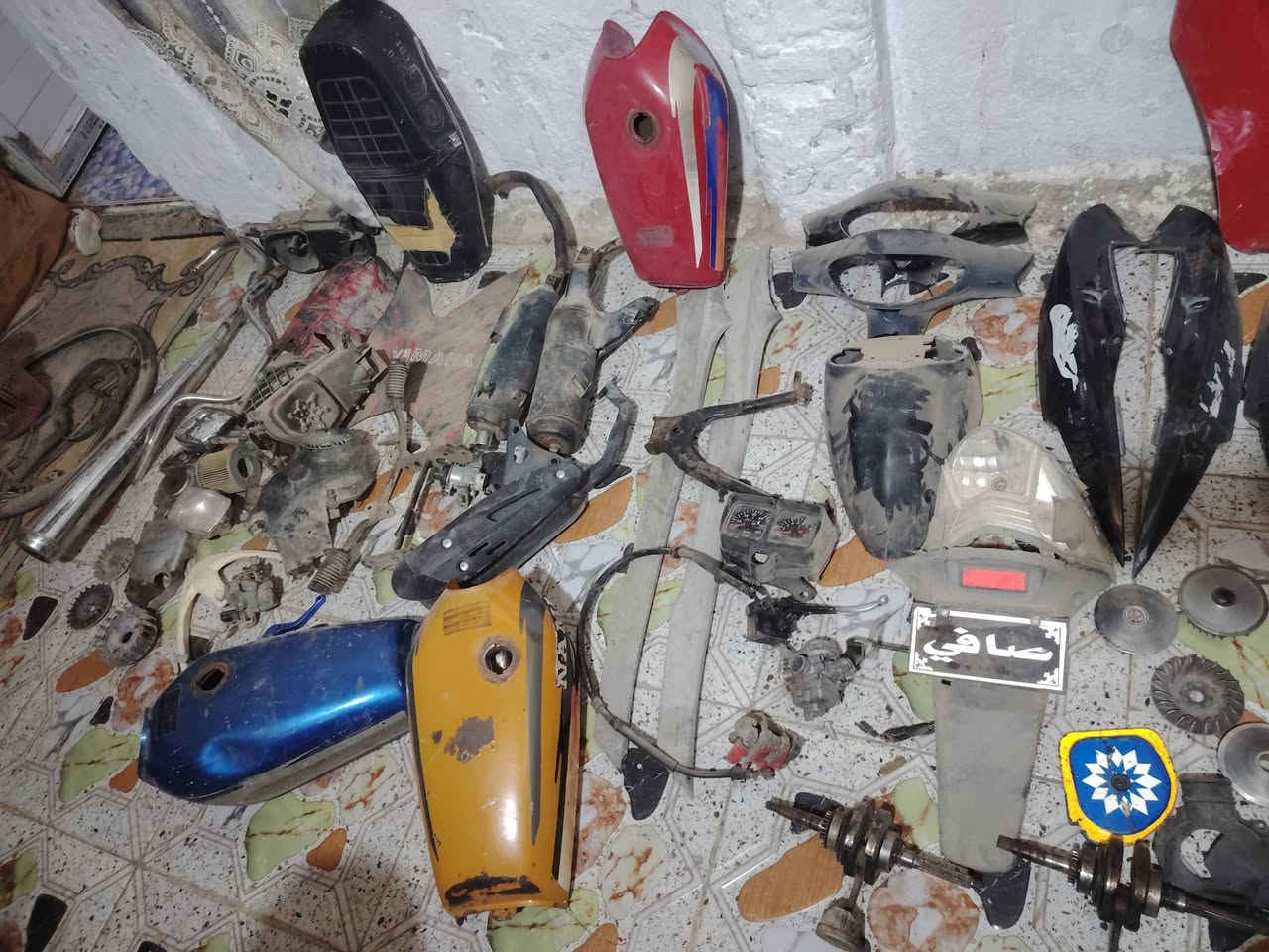 سلام عليكم غراض للبيع. تانكيات. وكشن. وكزوز. وعداد وكفرات. مال ماكس. ونواعم. مكاني ناصريه مركز ***********
