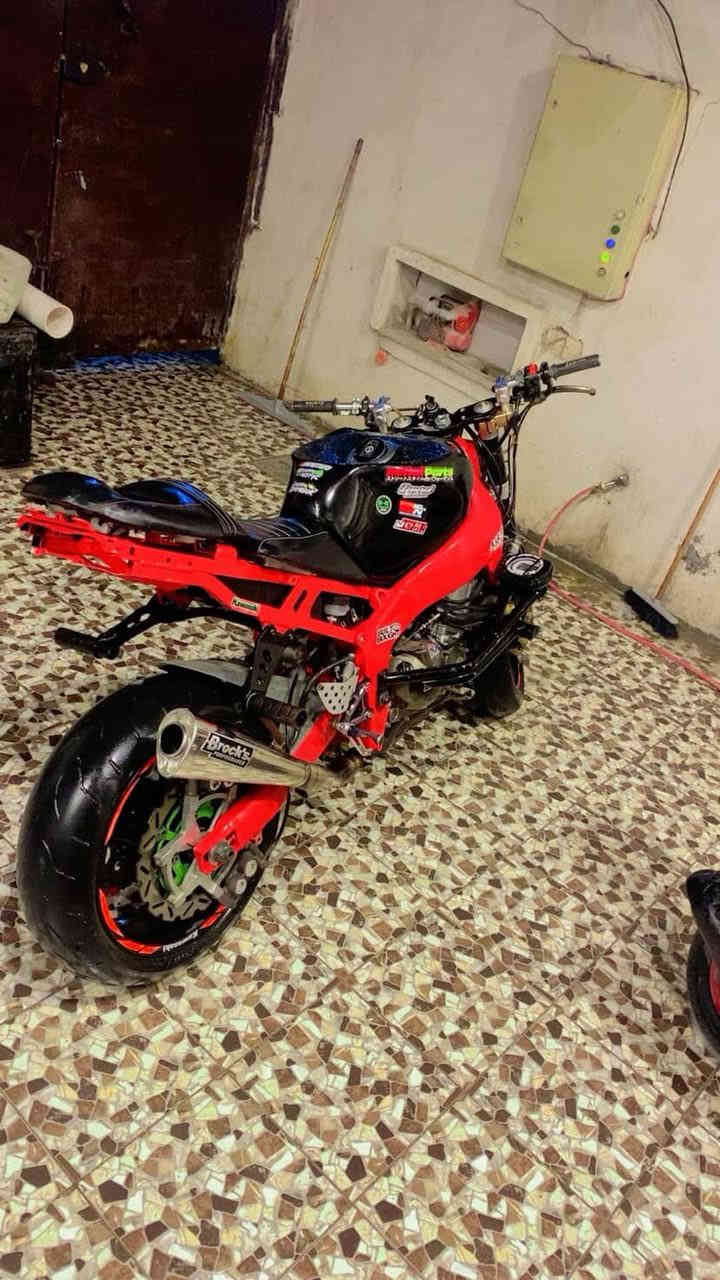 السلام عليكم 🫡 كاوسكي ٢٠٠٤ ( ٦٣٦)
للبيع مفوله تزويد يدات برمبو وفجوج توكيكو
بكره زنجيل حجم ٧٥بريك خلفي بالستيرن وبالرجل اثنينهن يشتغلن 
مكينه كفاله عامه برغي مامفتوح بيه عليه ادامه كامله دهن موتول تنضيف نوزلات فيتبم كله جديد مي راديتر جديد مابيه أي نقص الدراجه كامله مكمله عنوان بغداد غزاليه رقم الهاتف ***********
