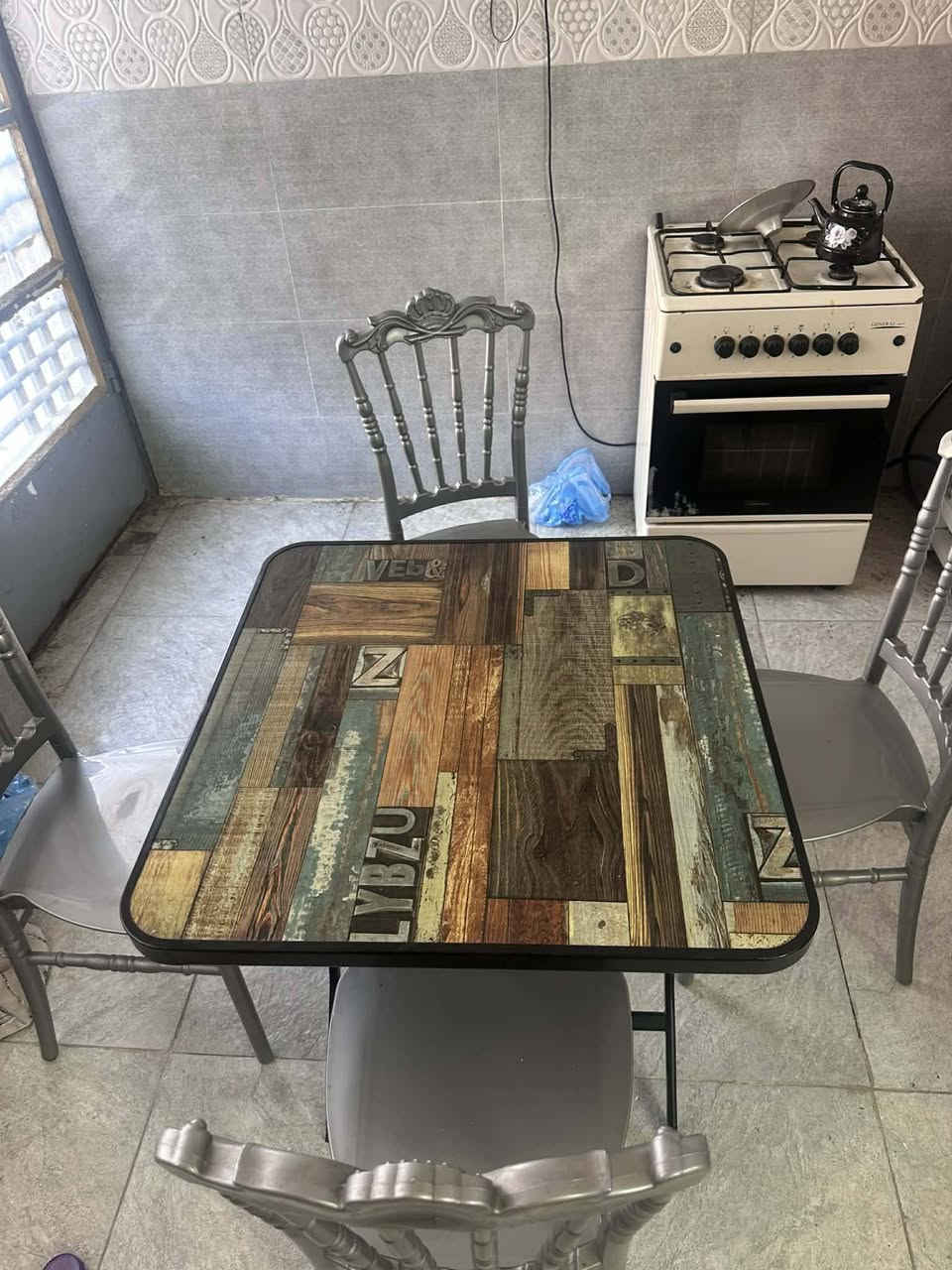 بيع مستعجل
اغراض للبيع ميز مع كنتور جديد ميز طعام واربع كراسي تخم 7 مقاعد سنك قياس متر كاونتر متر ونص 
كرادة داخل/ يم النفق قرب مؤسسة الشهداء


**إذا كنت صاحب هذا الإعلان وتريد حذفه لأي سبب، رجاءا أرسل رسالة إلى الدعم الفني**