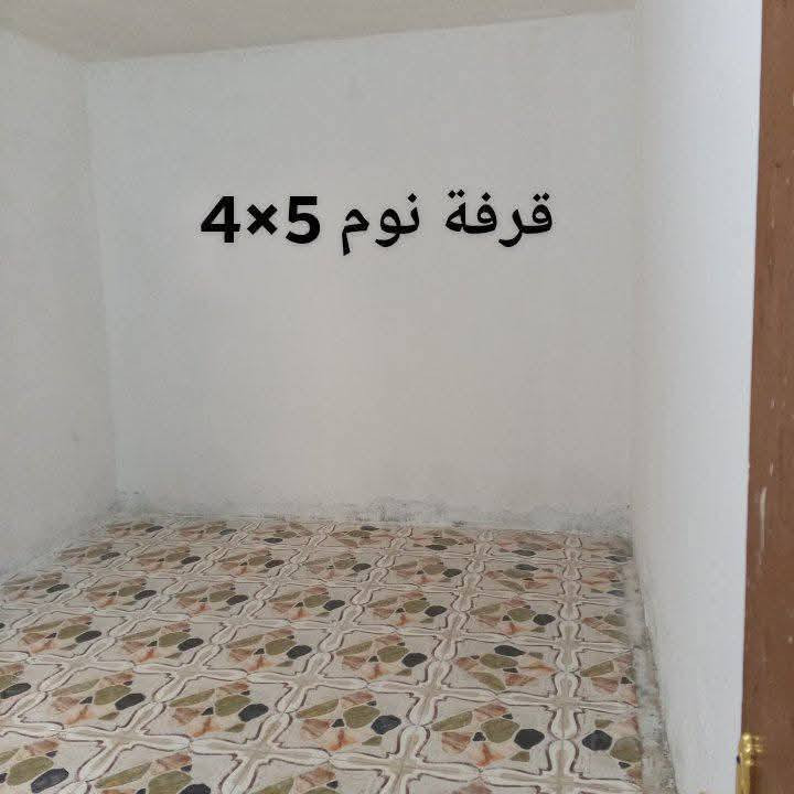 السلام عليكم  بيت للبيع 100 متر طبو زراعي سند25 مسجل في البلدية  حي الحكيم مقابل الدبية يحتوي على غرفة نوم وستقبال وهول ومطبخ وصحيات بيت سرميك كله
السعر 25 وبيه مجال   غير متواجد على الفيس 
اي استفسار على الرقم  ***********

***********

السلام عليكم  بيت للبيع 100 متر طبو زراعي سند25 مسجل في البلدية  حي الحكيم مقابل الدبية يحتوي على غرفة نوم وستقبال وهول ومطبخ وصحيات بيت سرميك كله

