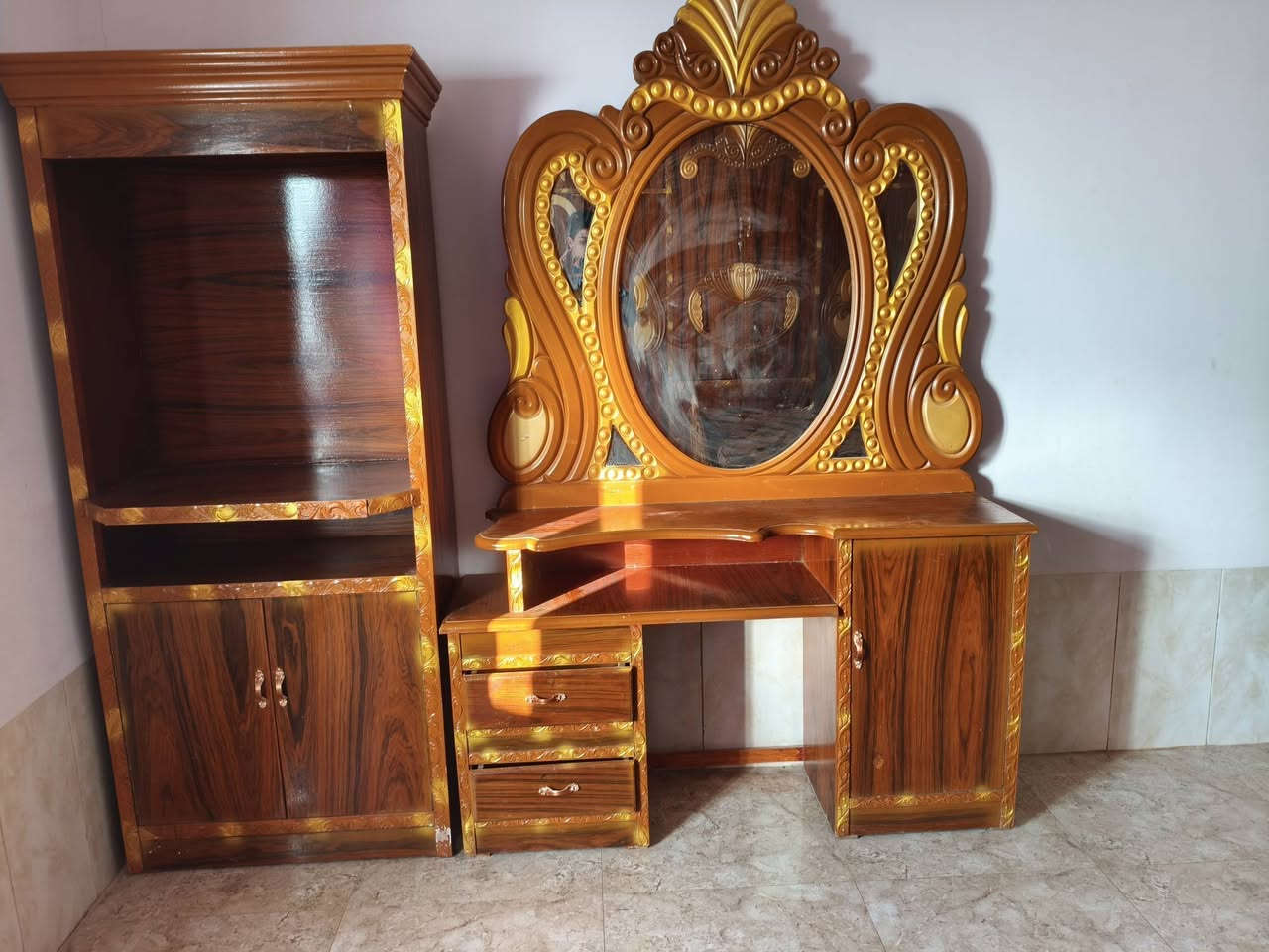 غرفه للبيع مستعملة المكان الرمادي السعر مليون وبيها مجال الاستفسار الاتصال على   ***********
