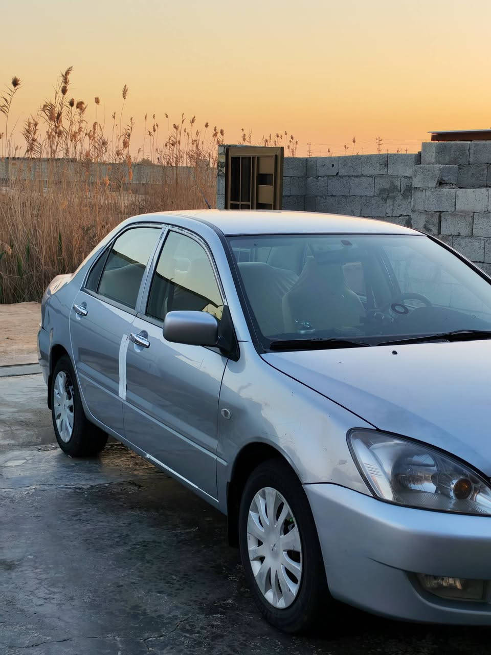 لانسر موديل 2010 ديالى مشروع وطني  مكفولة عدى قطعتين صبغ اثر كلير كير مكينة خير من الله المكينة ٢٠٠٠ صدر امامي خلفي كلة جديد تخم تاير جديد السيارة ماناقصهة اي شي شرط عالسونار مكاني بغداد تحويل ثاني يوم عارضهة 82 وبيهة مجال .رقم صاحب السيارة *********** مكلف بالنشر
