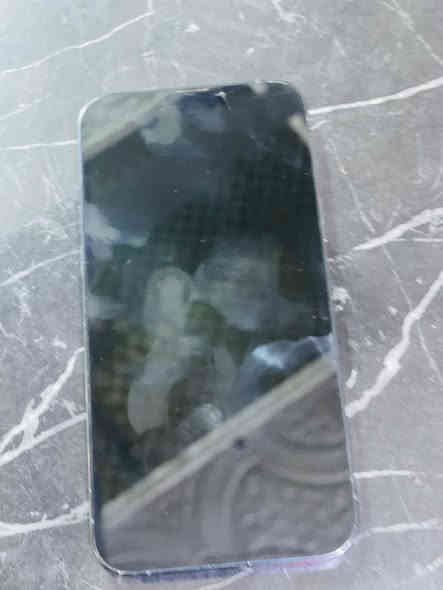 سلام عليكم 13 برو ماكس مريكي بيه كسر شاشه وضهر سعر 750 ***********
