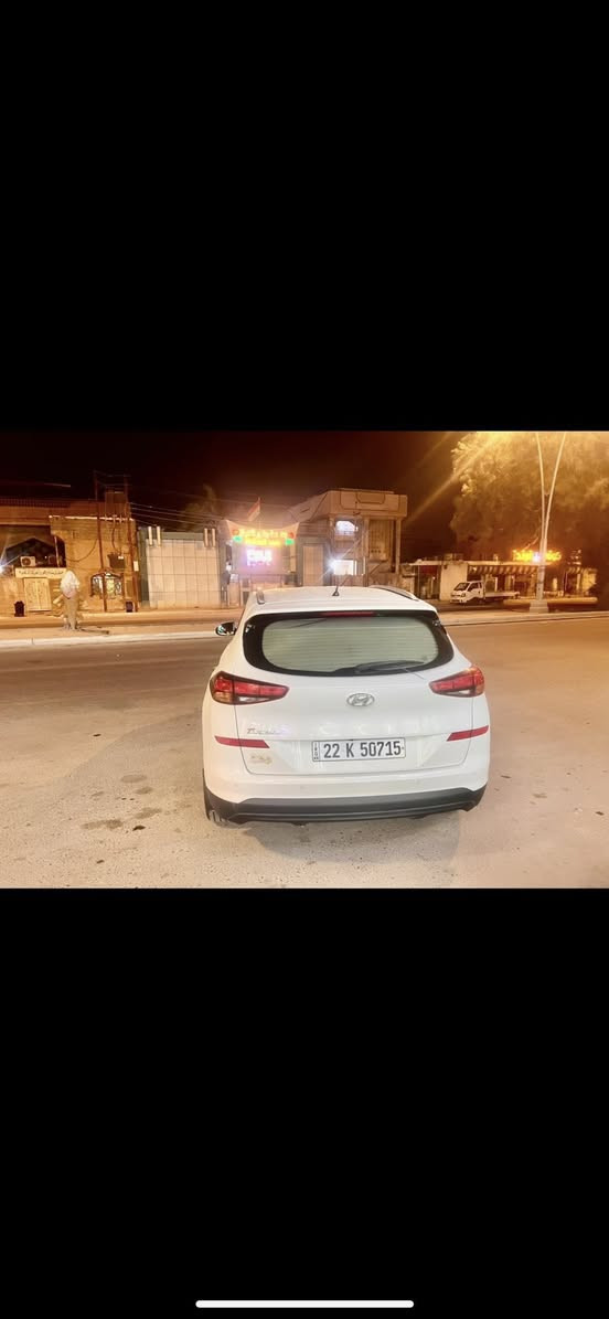 توكسان للبيع 2020 خليجي جديدة لوك السيارة استعمال جدآ نظيف خمس عدسات بصمة رقم أربيل أنكليزي سنوية وهزة ال31 وتنتهي السيارة كشنات كهربائي 
حساسات كاميرة هندبريك يم البريك شاحن تليفون فوول تبريد ثلج السيارة 1/1  تأخذها ما تصرف عليهه دينار 
سعر السيارة 175 وبيهه مجال بسيط حك الشراي 
***********
