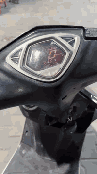 سلام عليكم
ماكس مضلع حديث نوووووزل الدراجه كامله مكمله كهربائيات نكره الصبح نقصه فقط كلج امامي علمود الشلعه ترايه حلو بيه ويلكب 
المكان بغداد الحريه العياده الشعبيه 
السعر 725وبيه مجال بسيط
***********
