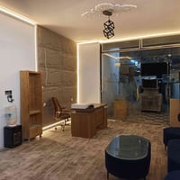شركه النسر مختصه. بجميع الديكورات الحديثه المنزليه  ولمكتبيه.     وجمي...