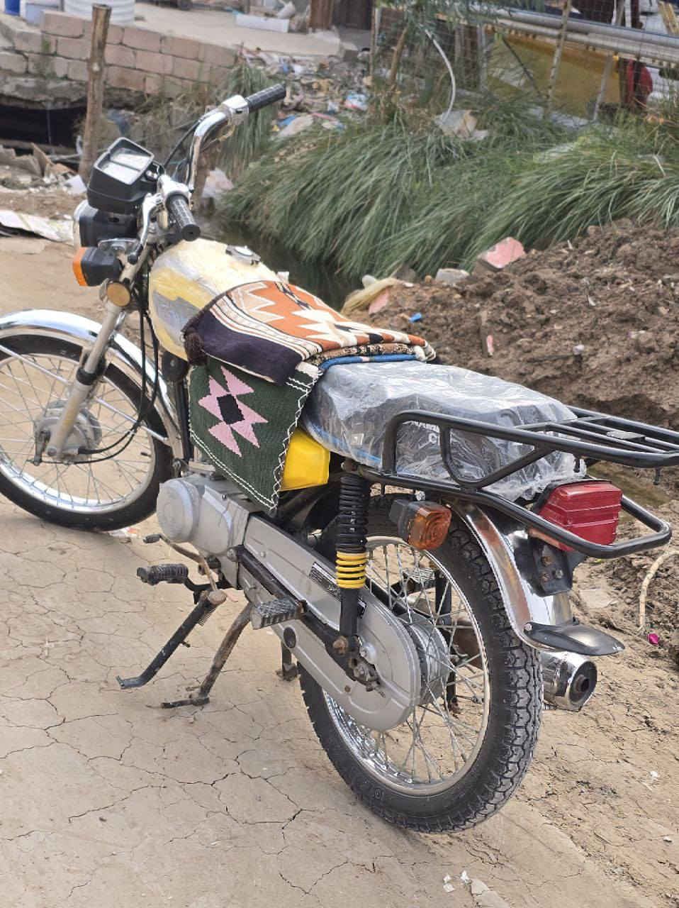 السلام عليكم ها دراجه للبيع ارشا موديل 20 طالعه بل 2021 مكينه
فول خرسه اوراق أصولي مكاني كربلاء الحسينيه الاستفسار 
الاتصال عل الرقم ***********
