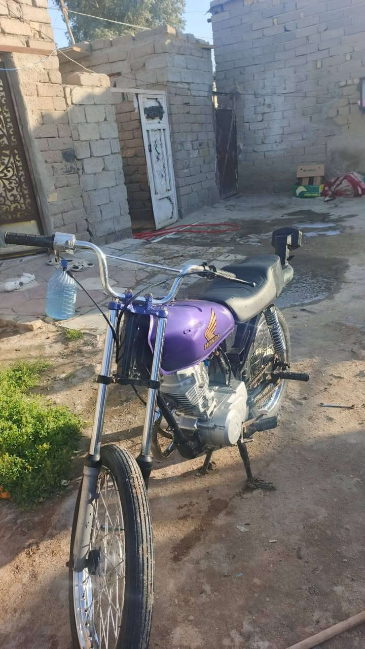 للبيع دراجه نامه اصلي محرك 2014تعمير25 كلك السعر 500وبيهه مجال المكان ناصريه مركز ***********
