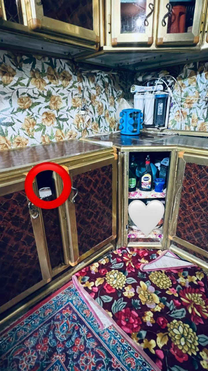 كاونتر للبيع
ملاحظة/ الباب الجوة واكع بس موجود +اكو كسر صغير داخل الدائرة الحمراء كما موضح في الصورة


**إذا كنت صاحب هذا الإعلان وتريد حذفه لأي سبب، رجاءا أرسل رسالة إلى الدعم الفني**